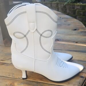 Universal Thread Women's Jenson Western Cowboy Boots With Memory Foam Sz 9.5
